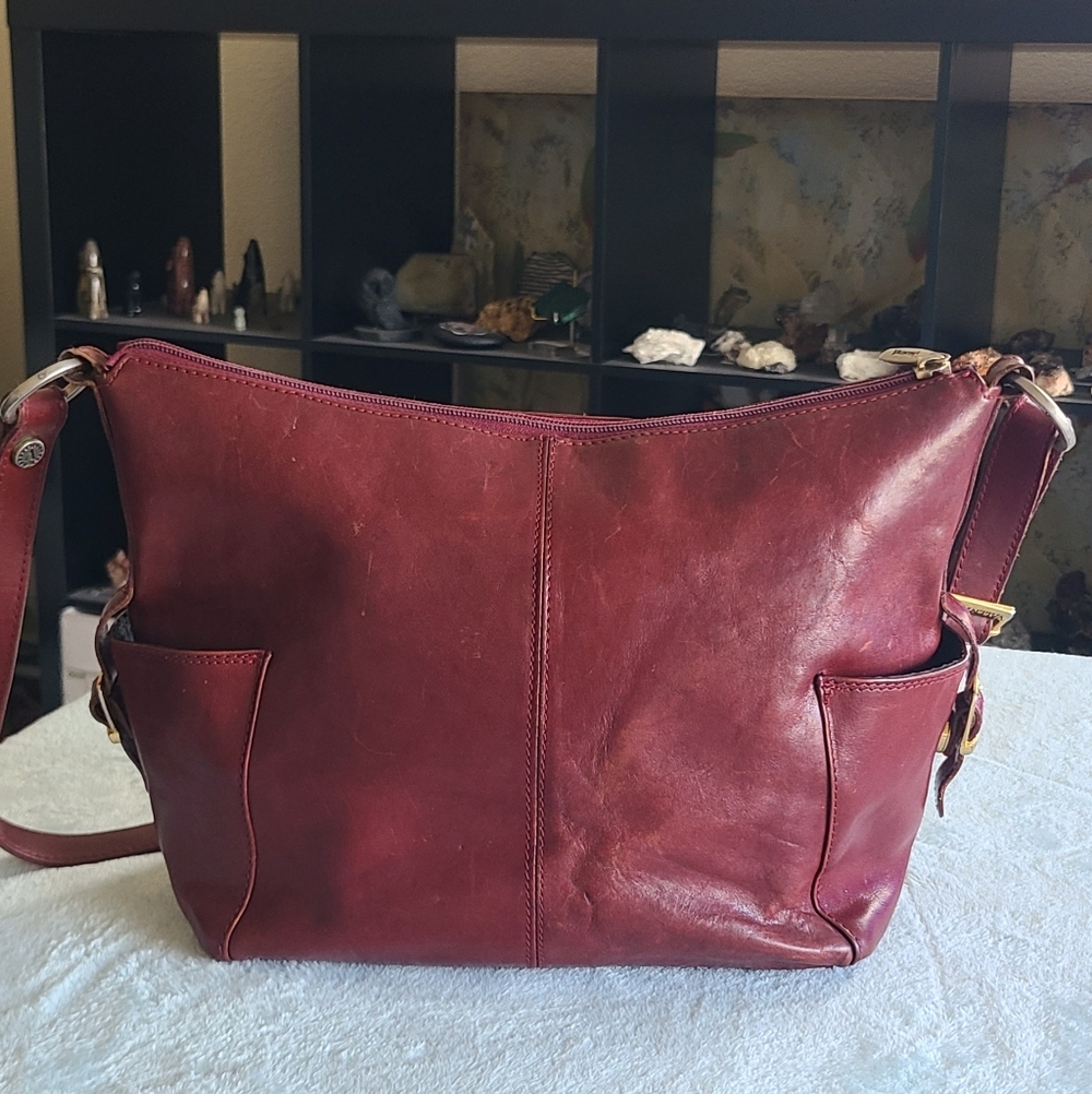 Valentina Red Leather Shoulder Bag - Picture 4 of 15